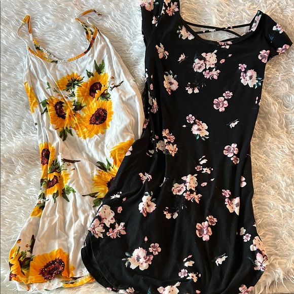 mixed Dresses & Skirts - Set 2 Sundresses Floral prints Sunflowers Carnations Very Soft Size Medium